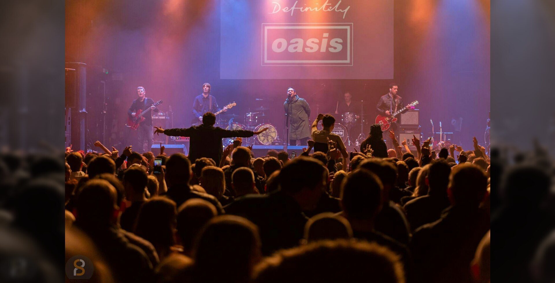 Definitely Oasis - Independent at Neville Hall