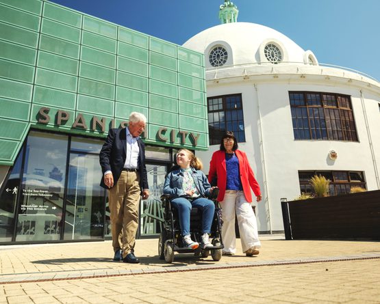 Older Couple IMGA7021 min